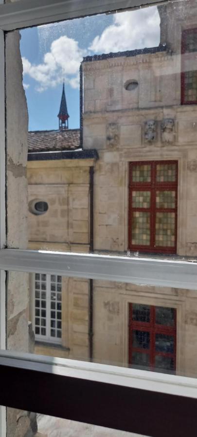 La Rochelaise : Calme & Somptueux Dans L'hyper Centre. Appartement
