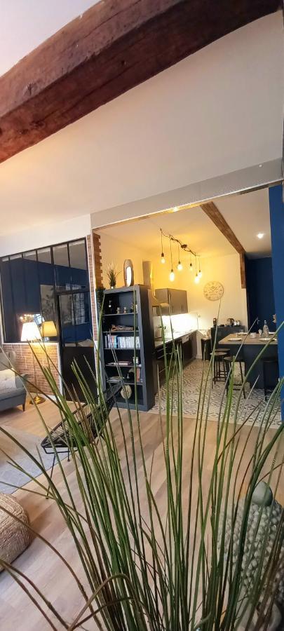 La Rochelaise : Calme & Somptueux Dans L'hyper Centre. Appartement *