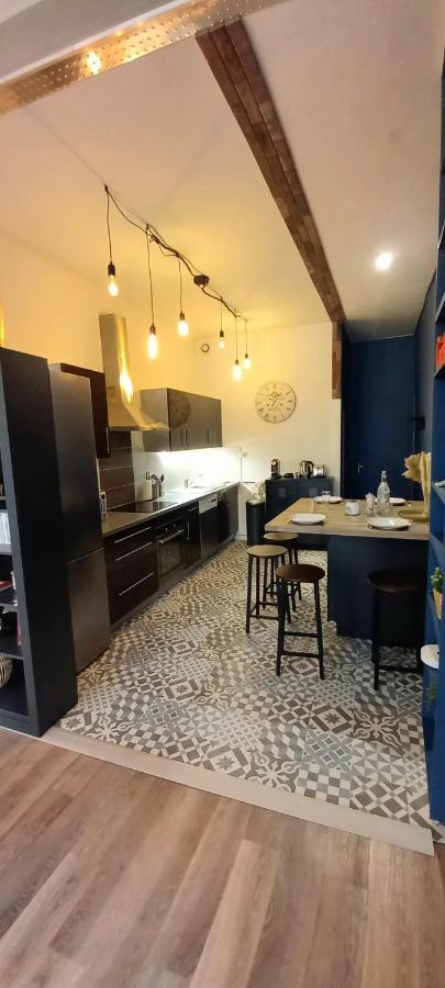 La Rochelaise : Calme & Somptueux Dans L'hyper Centre. Appartement *